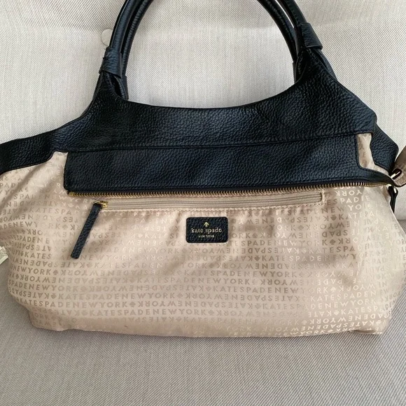 EUC Kate Spade New York black pebble leather zip closure handbag - Picture 8 of 14